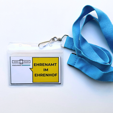 EHRENAMT IM EHRENHOF